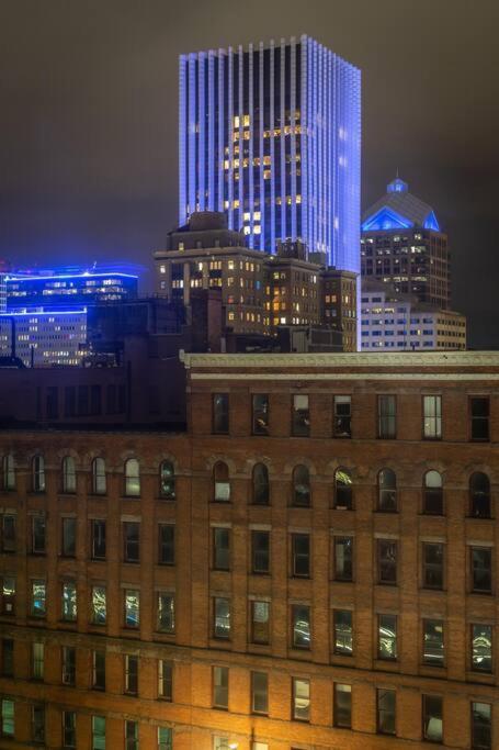 Apartmán King Bed W/ Panoramic Views Of Dt! Rochester Exteriér fotografie
