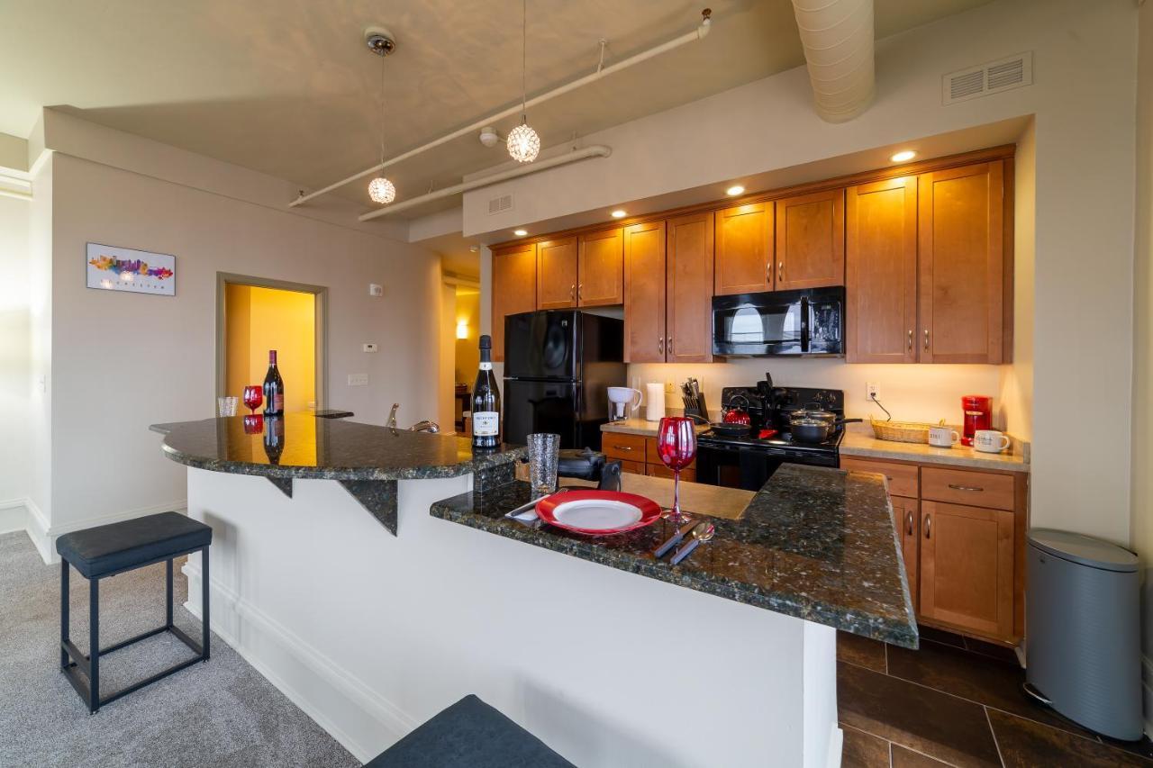 Apartmán King Bed W/ Panoramic Views Of Dt! Rochester Exteriér fotografie