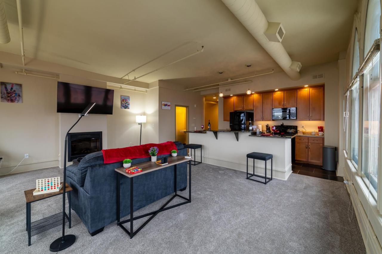 Apartmán King Bed W/ Panoramic Views Of Dt! Rochester Exteriér fotografie